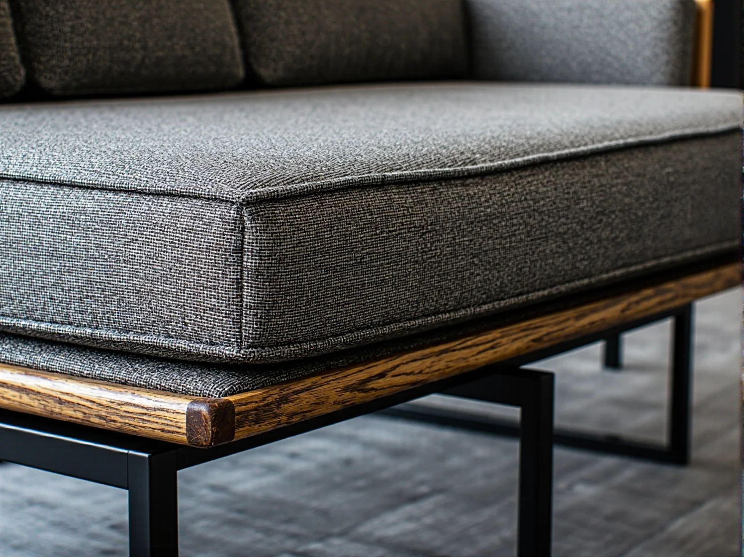 Stylowe biurka coworkingowe ze szklanym blatem łączące ergonomię z elegancją glamour