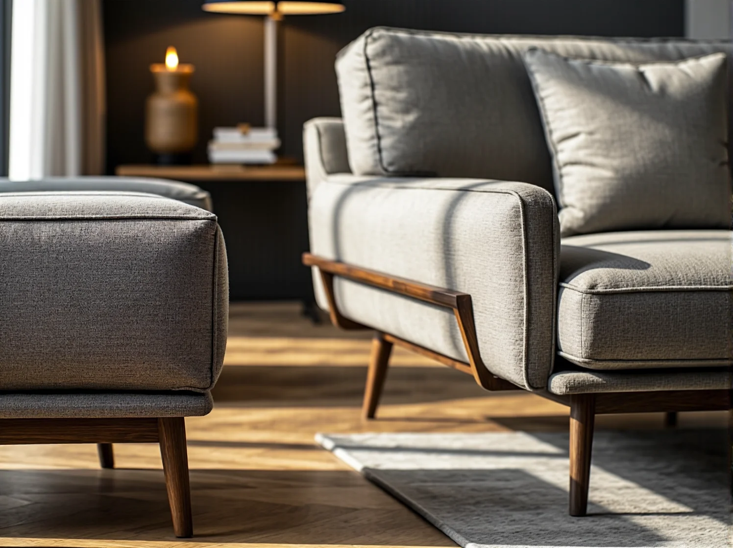 Minimalistyczne lampy wiszące typu tuba nad wyspą kuchenną. Nowoczesne oświetlenie.